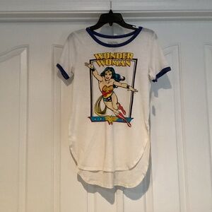 Wonder Woman Women Shirt, Size Medium, Color White Multi Color